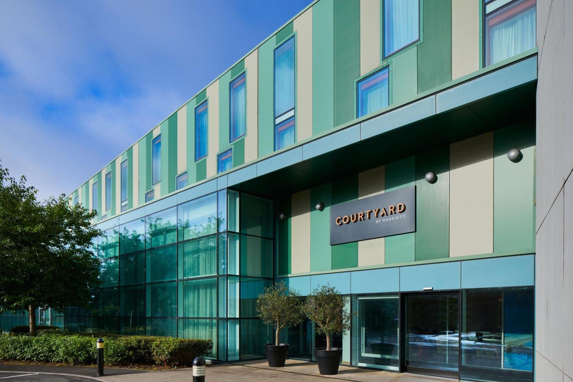 Hotel Courtyard By Marriott London Gatwick Airport Crawley  Exterior foto